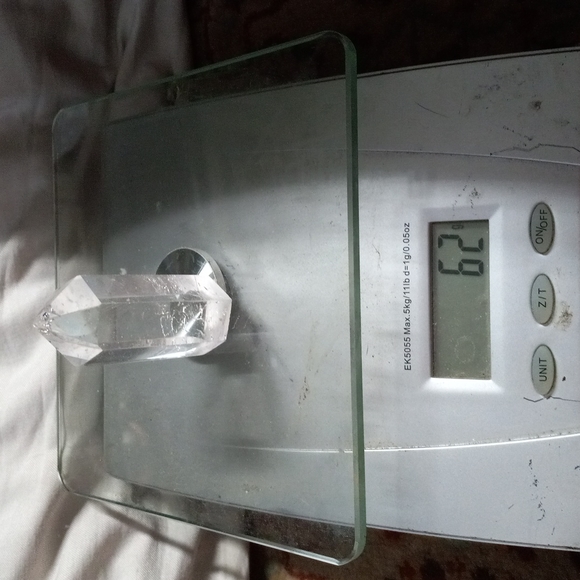 Quartz gemstone healing wand - Picture 5 of 5